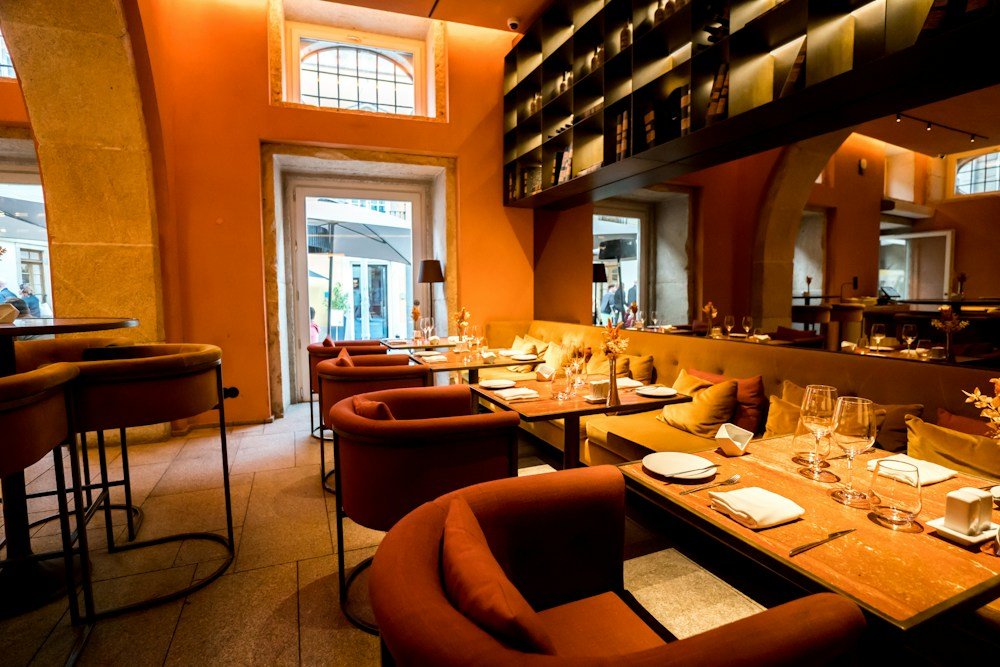 Restaurants & Cafés